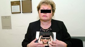 Maminka zavražděné Reginy s fotografií dcery