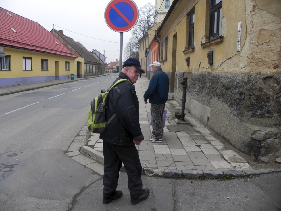 V tomto rodinném domě v Olešnici došlo k vraždě. Hana (67) ukončila život muže (†71), který ji desetiletí týral.