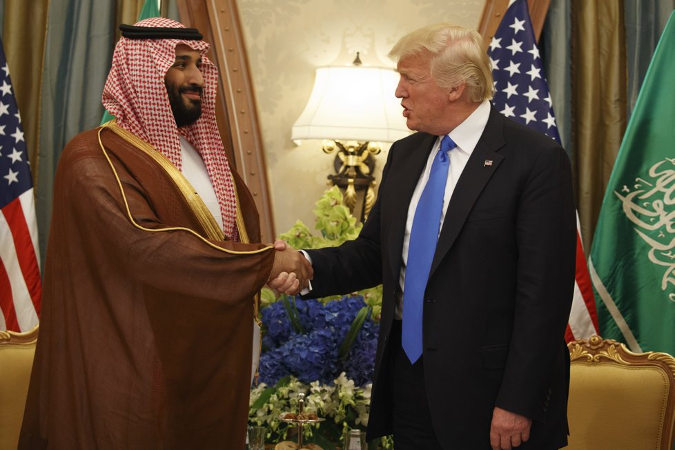 Korunní princ Saúdské Arábie Mohamad bin Salmán a americký prezident Trump jsou blízcí spojenci.