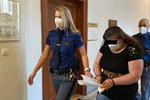 Lotyška Svetlana P. (35) si za otřesný čin vraždy novorozené dcery vyslechla u Krajského soudu v Plzni trest 16 let vězení.