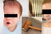 Novorozenou dcerku umlátila paličkou a bodla do krku: Chtěla z vazby, soud to zatrhl