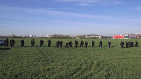 Policisté dopadli podezřelého z vraždy cyklistky.