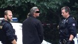 Rozsekal známého mačetou, prý kvůli sexu: Policie bezdomovce (42) obvinila z vraždy