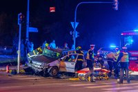 U Nového Boru se čelně střetla dvě auta: Řidička jednoho z nich zemřela
