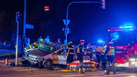 Tragická nehoda na Žďársku: Při střetu dvou aut zemřela řidička (†20)