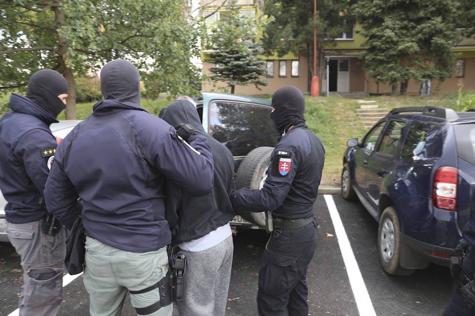 Po pěti letech zatkla policie podezřelé z popravy advokáta.