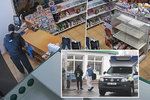 Policie zveřejnila záběry vraždy: Dva zakuklenci zastřelili Janu S. z benzínky ve Veltrusích