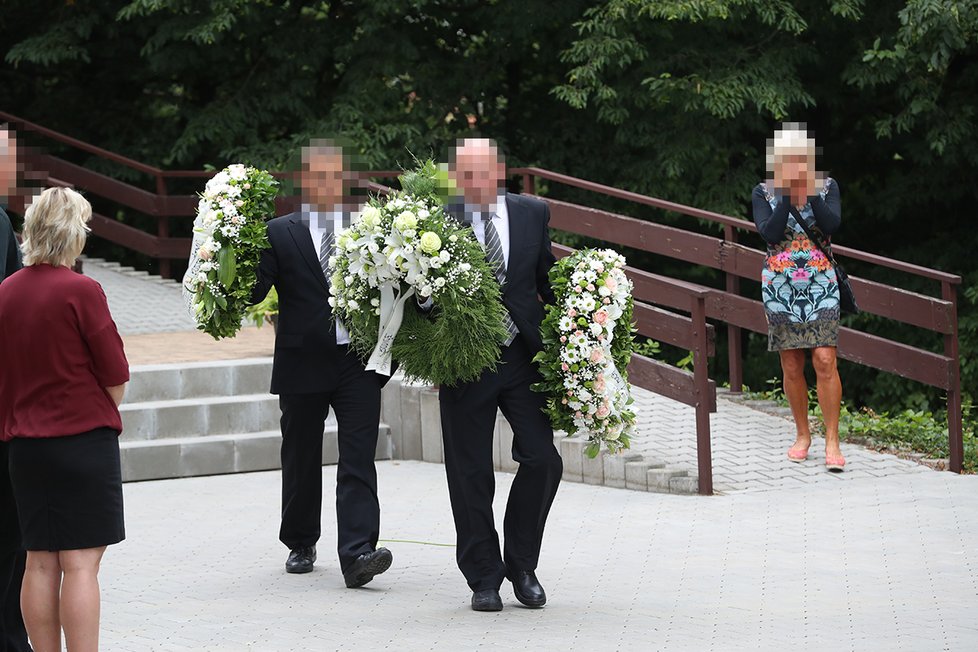 Pohřeb ženy (†47), kterou v Rychnově nad Kněžnou zastřelil její manžel Miloslav