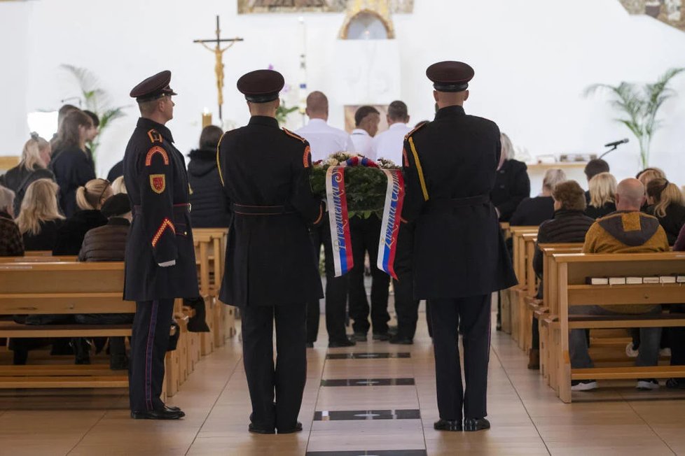 Na pohřby obou zesnulých poslala smuteční věnce i slovenská prezidentka Zuzana Čaputová.