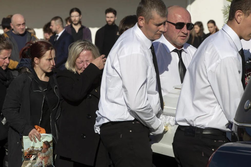 Pohřeb byl velmi emotivní.