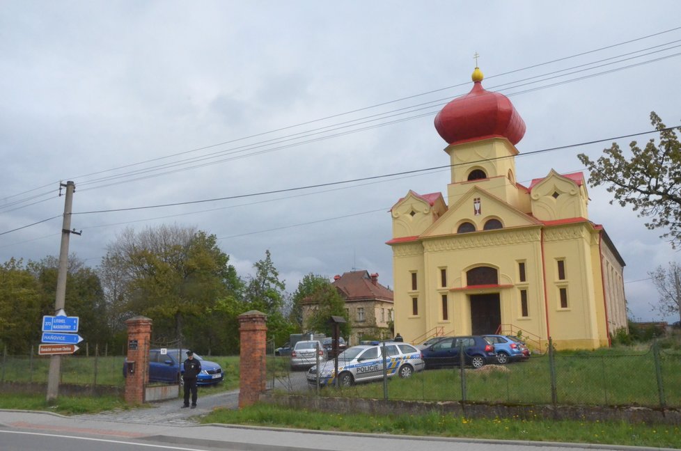 Krvavý zločin na faře v Litovli: Mladíka (†27) našli zavražděného ve vaně