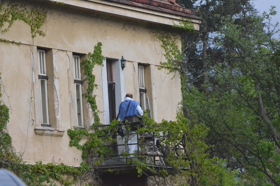 Krvavý zločin na faře v Litovli: Mladíka (†27) našli zavražděného ve vaně.