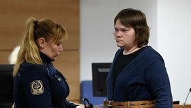 Obžalovaná Romana Kašíková v soudní síni zlínské pobočky Krajského soudu Brno. (18. 9. 2024)