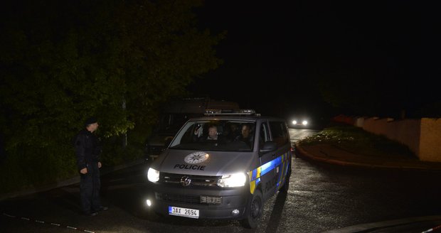 Zavražděného muže našli u hřbitova ve Stodůlkách: Co se stalo, šetří mordparta.