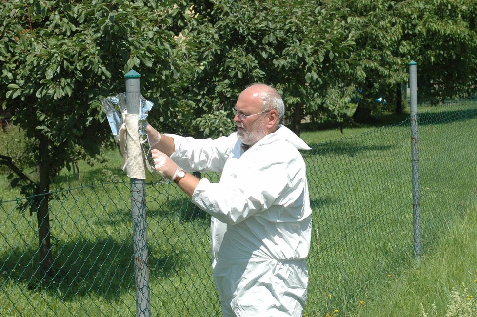 Tymákov, červenec 2012. Obcí na Plzeňsku otřásla dvojnásobná brutální vražda manželů.