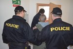 Opilý muž na Jesenicku ubodal kamaráda: Policie zadržela i násilníka, který roky týral manželku (ilustrační foto)