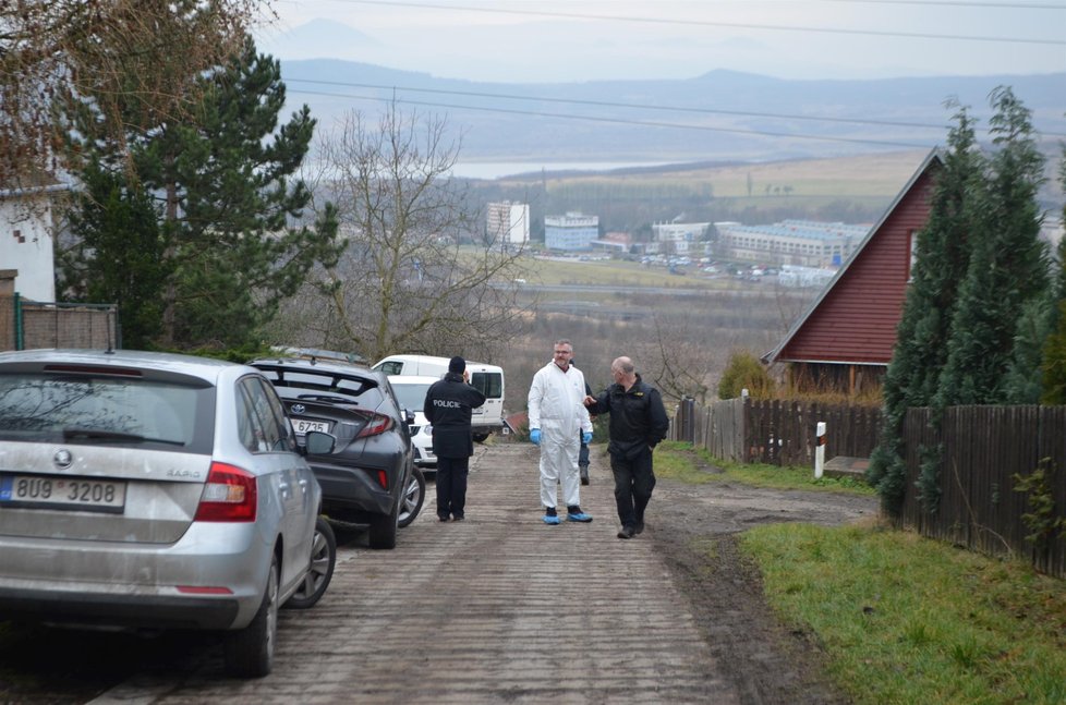 Policisté na místě vraždy v chatové kolonii u Střížovic