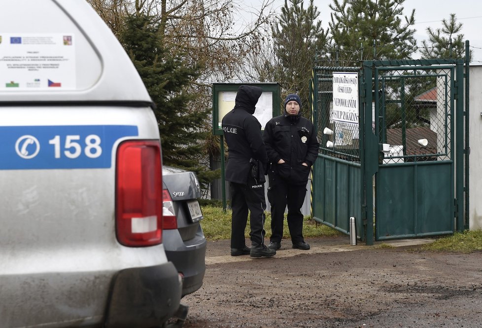 Policie vyšetřuje vraždu na Ústecku, na místě byli tři mrtví.