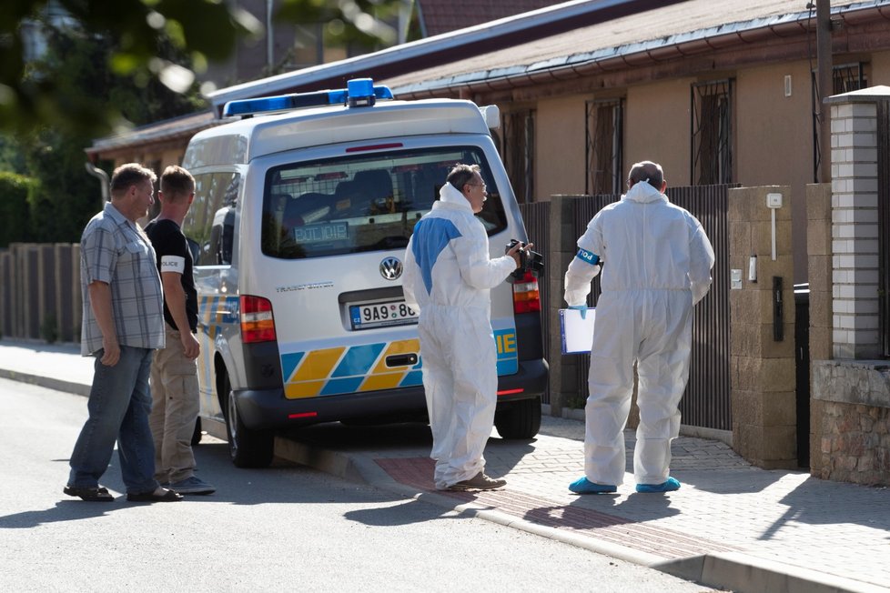 Krvavý incident na ubytovně V Hrobech policisté vyšetřují jako vraždu.