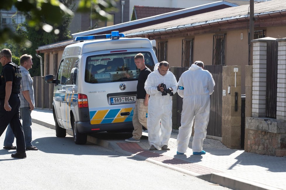 Krvavý incident na ubytovně V Hrobech policisté vyšetřují jako vraždu.