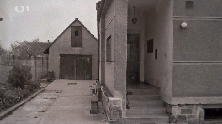 Vchod do domu obětí v Klučově
