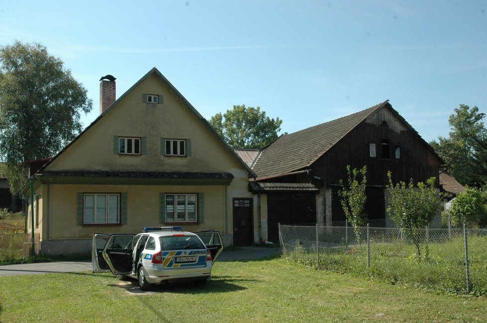 Dům v Širokém Dole na Svitavsku, ve kterém zemřely rukou své mámy čtyři nevinné děti