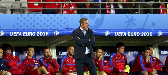 Trenér české reprezentace Pavel Vrba byl po vyřazení z EURO velmi zklamaný