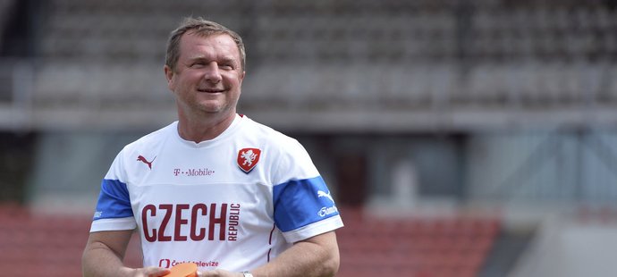 Trenér české reprezentace Pavel Vrba chystá na Island překvapení