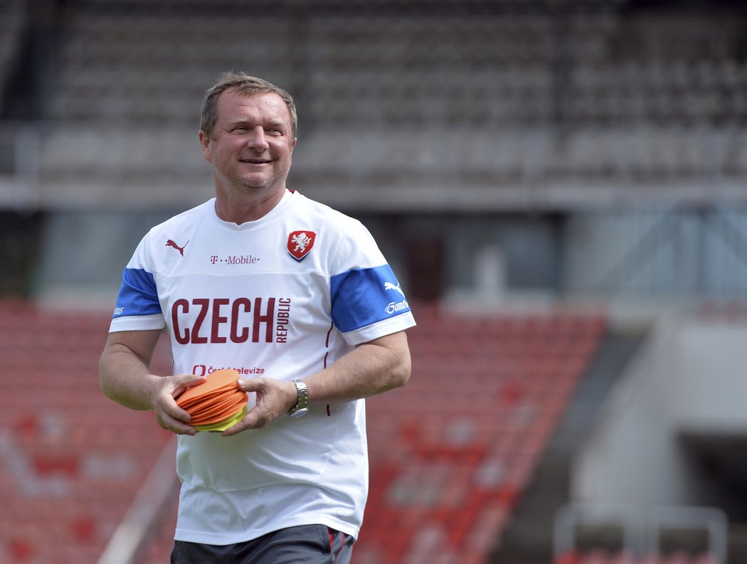 Trenér české reprezentace Pavel Vrba chystá na Island překvapení