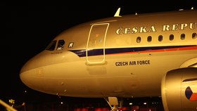 Vyhoštění pracovníci českého velvyslanectví v Moskvě se vrátili do Prahy (19.4.2021)