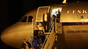 Vyhoštění pracovníci českého velvyslanectví v Moskvě se vrátili do Prahy (19. 4. 2021).