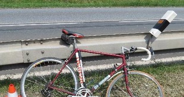 Běžec na Písecku našel u silnice mrtvého cyklistu: Případ prověřuje policie 