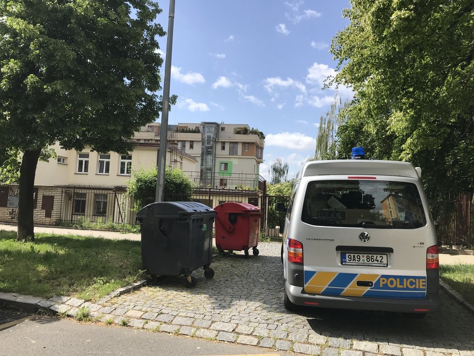 K tragédii došlo v neděli 24. května na pražském Jarově, zemřelo tam malé miminko.