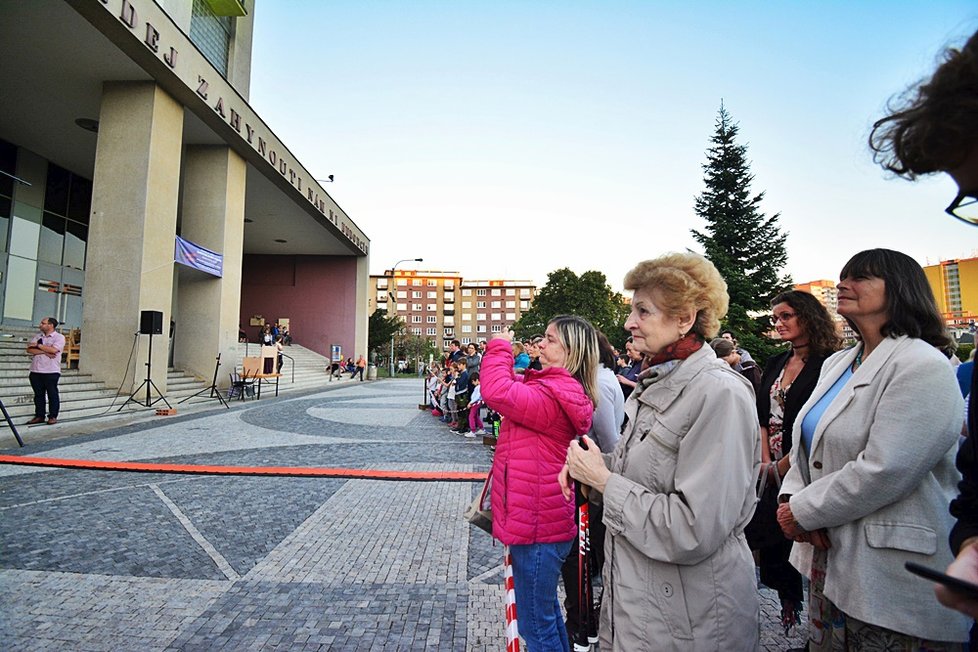 Svatováclavský průvod s koňmi po Vršovicích