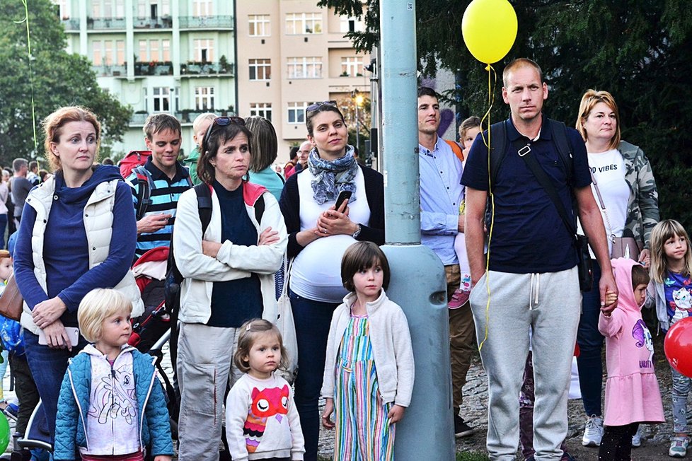 Svatováclavský průvod s koňmi po Vršovicích