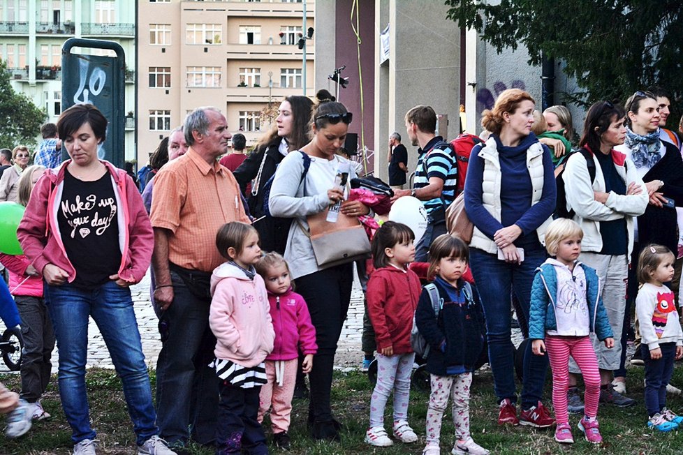 Svatováclavský průvod s koňmi po Vršovicích