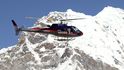 Model AS350 B3 Écuireil stejného typu, v jakém zahynul Petr Kellner, se v roce 2005 stal vůbec prvním  vrtulníkem, který kdy přistál na Mount Everestu ve výšce 8850 metrů.