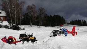 Zraněnou běžkařku (60) z Beskyd musel do Ostravy transportovat vrtulník.