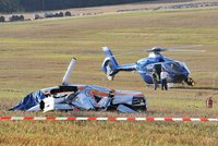 Pád vrtulníku na Plzeňsku: Zřítil se zřejmě při nácviku přistání bez motoru