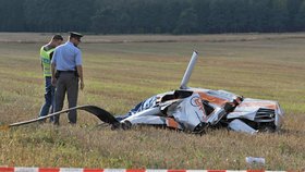 Mezi Kaznějovem a Rybnicí na severním Plzeňsku se 16. srpna zřítil vrtulník, na místě zemřeli dva lidé.