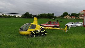 Při pádu vrtulníku byli zraněni dva lidé