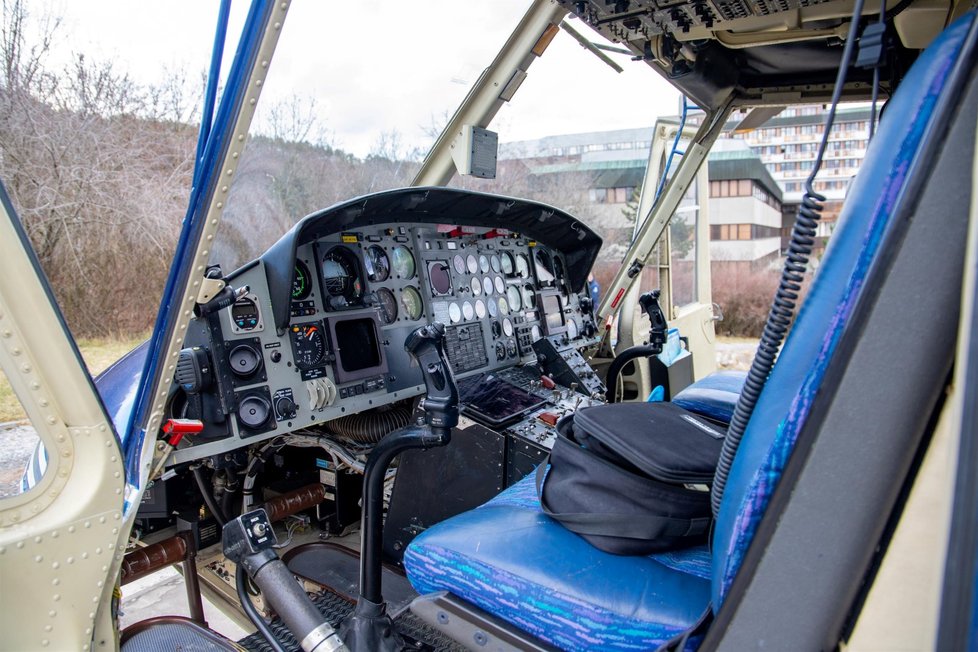 Policejní vrtulník transportoval covid nemocného do Prahy.