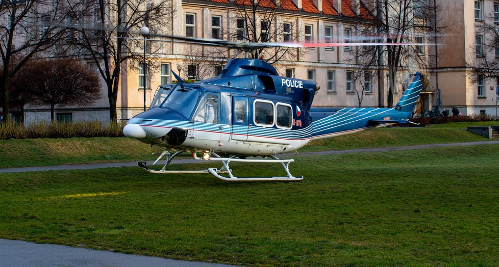 Vrtulník určený na transport covid nemocných pacientů.