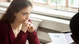 Titul nestačí! Proč začátky v práci bolí – a jak se na ně připravit už během školy