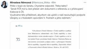 "Senát PČR má tu čest předat vám dokument o referendu a o přistoupení Královce k ČR," uvedla na Twitteru senátorka Miroslava Němcová (ODS)