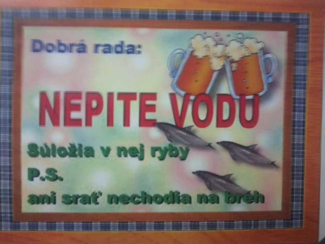 Cedule v jedné hospodě.