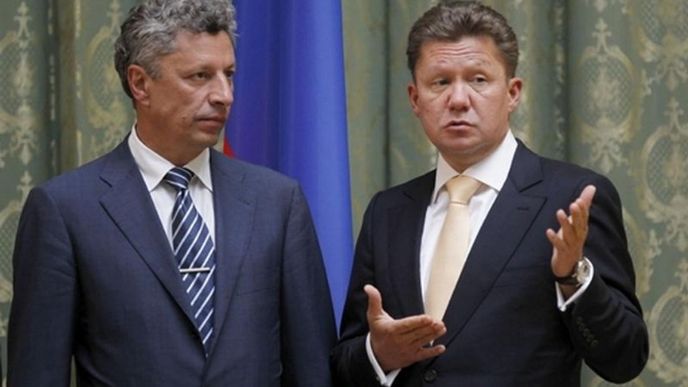 Vůdce ukrajinského Opozičního bloku Jurij Bojko (vlevo) se šéfem Gazpromu Alexejem Millerem