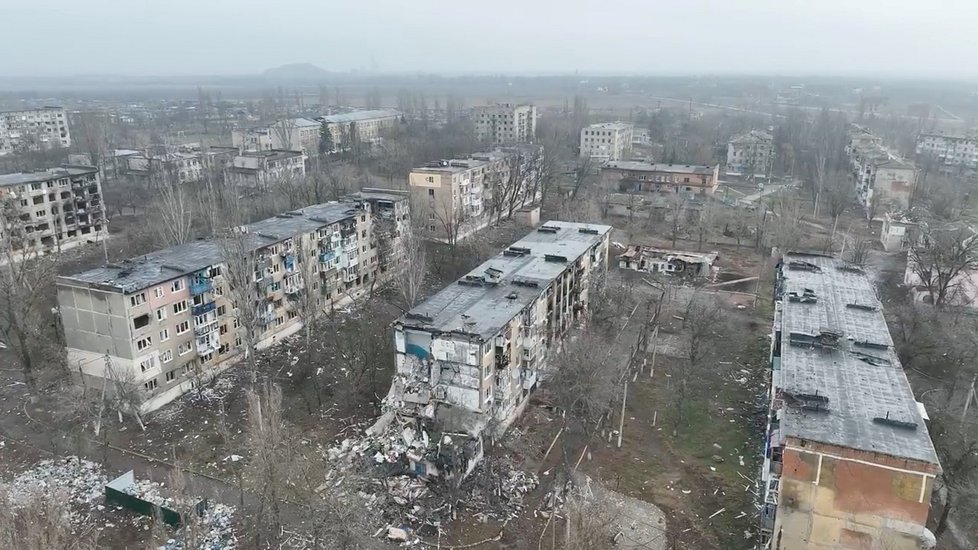 Následky ruského ostřelování ukrajinského města Vuhledar.