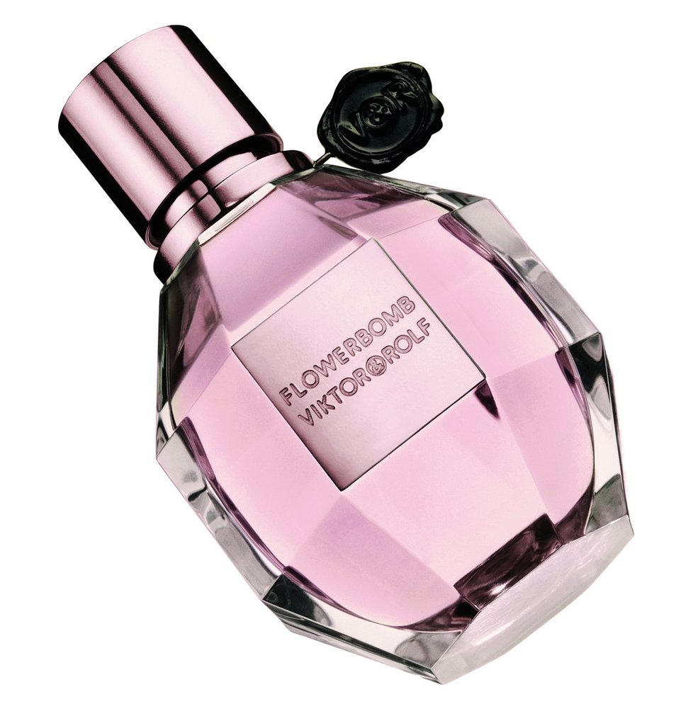 Flowerbomb v novém designu, znovu naplnitelná, Victor & Rolf, 2500 Kč (50 ml)