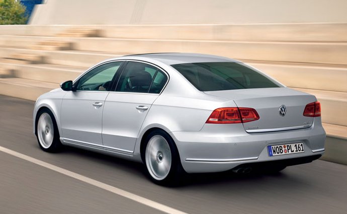 Berlín: Volkswagen manipuloval s emisemi i u vozů pro Evropu